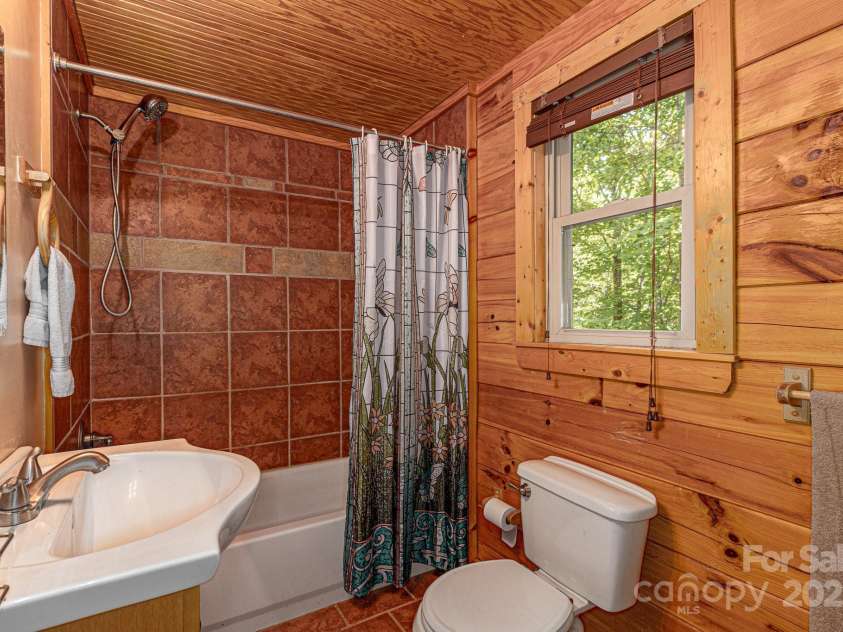 721 Grandview Loop, Nebo, NC 28761.  MLS# CAR4283375, YatesRealty ID 2181. 