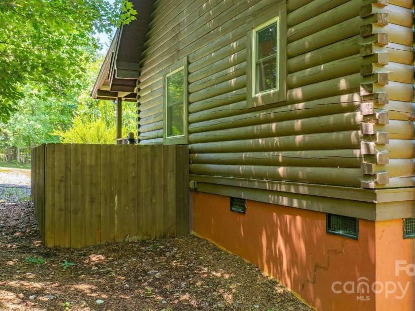 721 Grandview Loop, Nebo, NC 28761.  MLS# CAR4283375, YatesRealty ID 2181. 