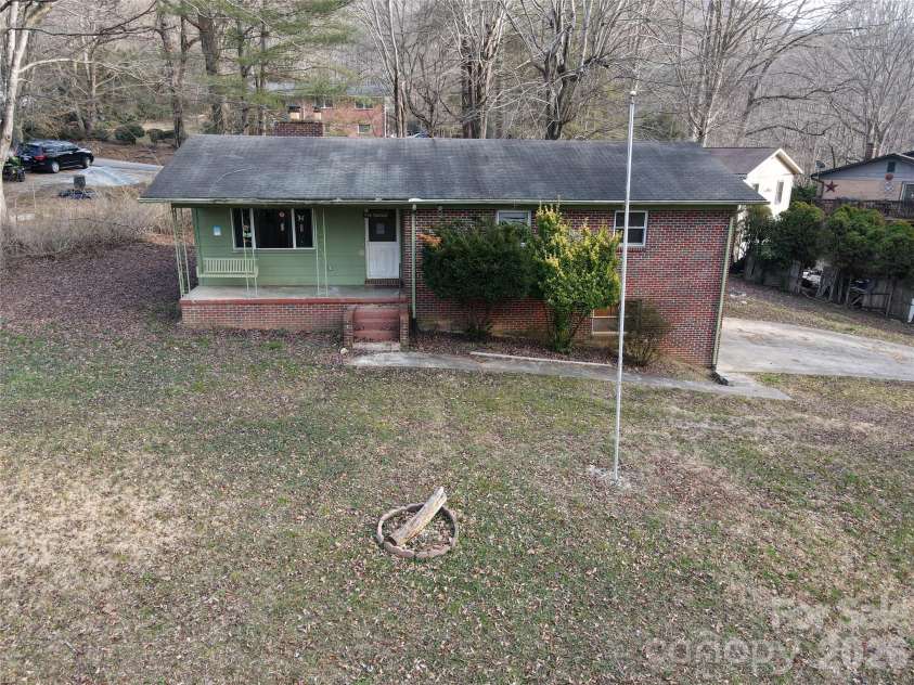 89 Whippoorwill Road, Brevard, NC 28712.  MLS# CAR4339873, YatesRealty ID 2181. 