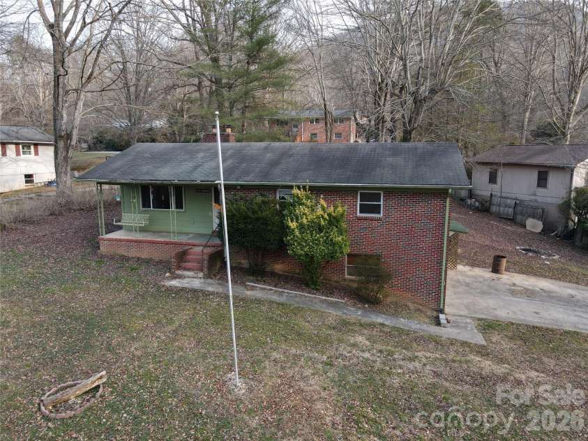 89 Whippoorwill Road, Brevard, NC 28712.  MLS# CAR4339873, YatesRealty ID 2181. 