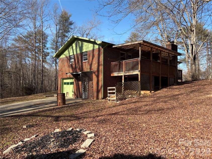 89 Whippoorwill Road, Brevard, NC 28712.  MLS# CAR4339873, YatesRealty ID 2181. 