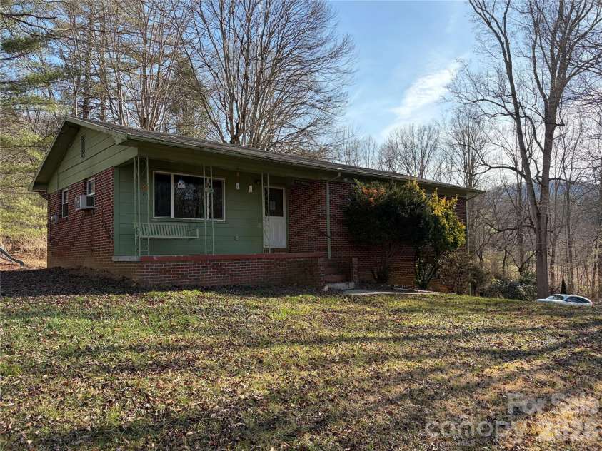 89 Whippoorwill Road, Brevard, NC 28712.  MLS# CAR4339873, YatesRealty ID 2181. 