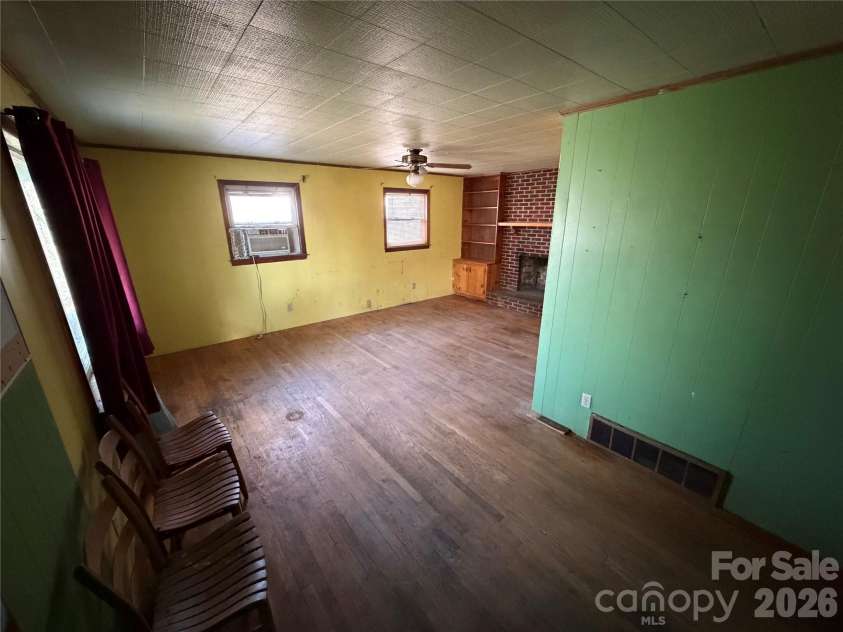 89 Whippoorwill Road, Brevard, NC 28712.  MLS# CAR4339873, YatesRealty ID 2181. 