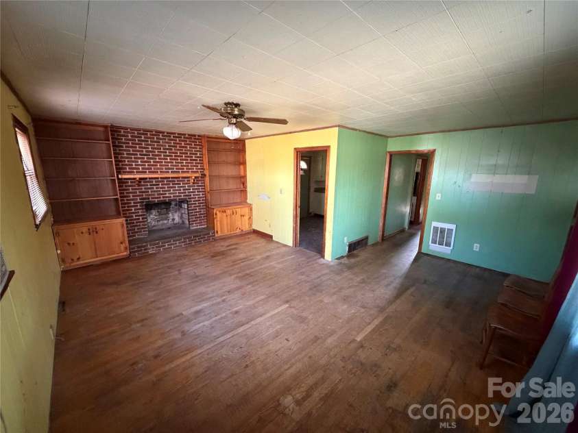 89 Whippoorwill Road, Brevard, NC 28712.  MLS# CAR4339873, YatesRealty ID 2181. 