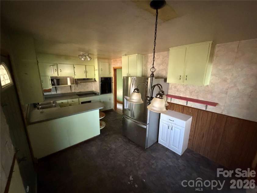 89 Whippoorwill Road, Brevard, NC 28712.  MLS# CAR4339873, YatesRealty ID 2181. 