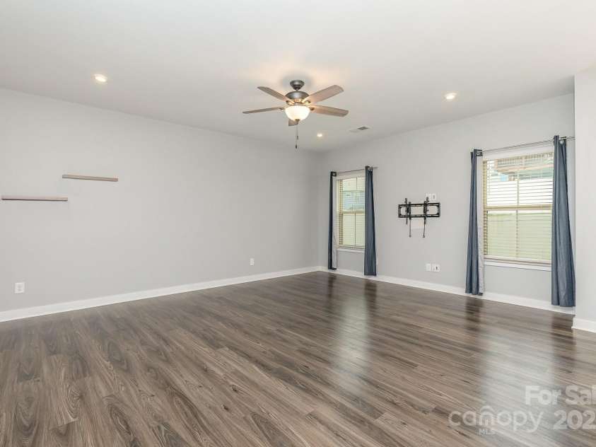 138 Lanyard Drive, Mooresville, NC 28117.  MLS# CAR4260575, YatesRealty ID 21810. Large Great Room with LVP!