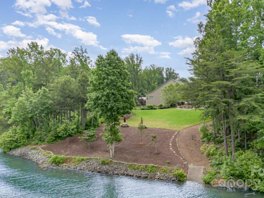 138 Lanyard Drive, Mooresville, NC 28117.  MLS# CAR4260575, YatesRealty ID 21810. Wonderful way to end the day