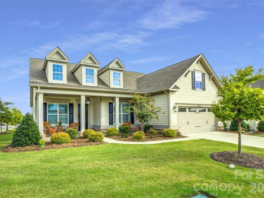 82228 Standing Oak Drive, Charlotte, NC 28278.  MLS# CAR4309778, YatesRealty ID 21810. 