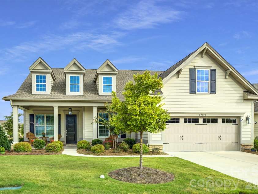 82228 Standing Oak Drive, Charlotte, NC 28278.  MLS# CAR4309778, YatesRealty ID 21810. 