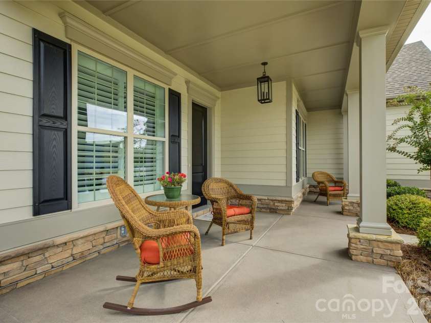 82228 Standing Oak Drive, Charlotte, NC 28278.  MLS# CAR4309778, YatesRealty ID 21810. 