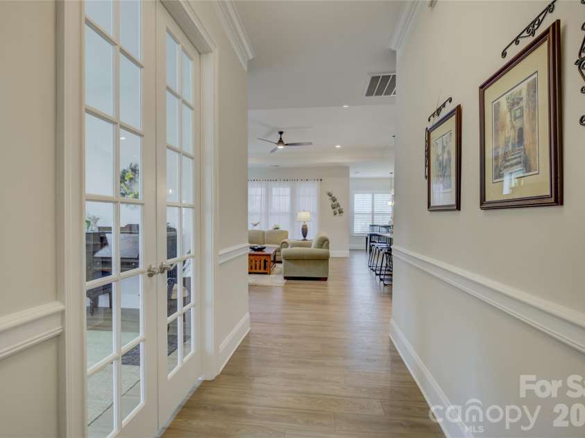 82228 Standing Oak Drive, Charlotte, NC 28278.  MLS# CAR4309778, YatesRealty ID 21810. 