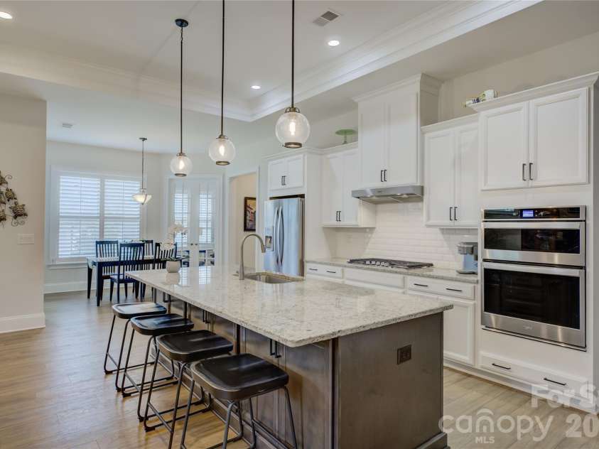 82228 Standing Oak Drive, Charlotte, NC 28278.  MLS# CAR4309778, YatesRealty ID 21810. 