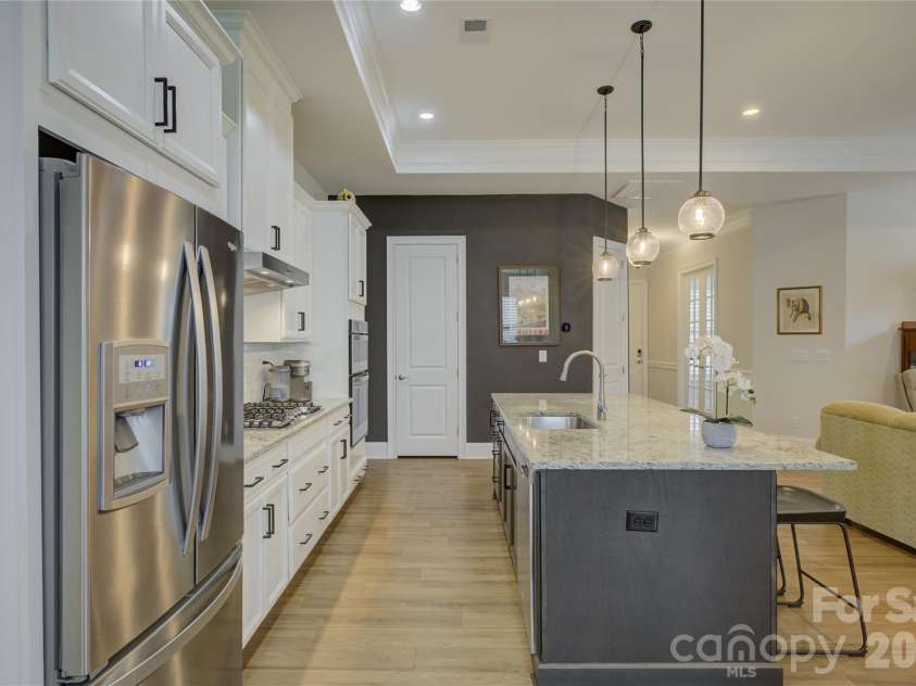 82228 Standing Oak Drive, Charlotte, NC 28278.  MLS# CAR4309778, YatesRealty ID 21810. 