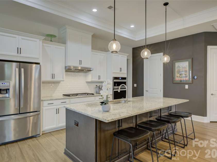 82228 Standing Oak Drive, Charlotte, NC 28278.  MLS# CAR4309778, YatesRealty ID 21810. 