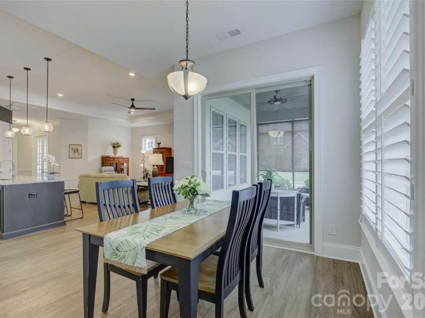 82228 Standing Oak Drive, Charlotte, NC 28278.  MLS# CAR4309778, YatesRealty ID 21810. 