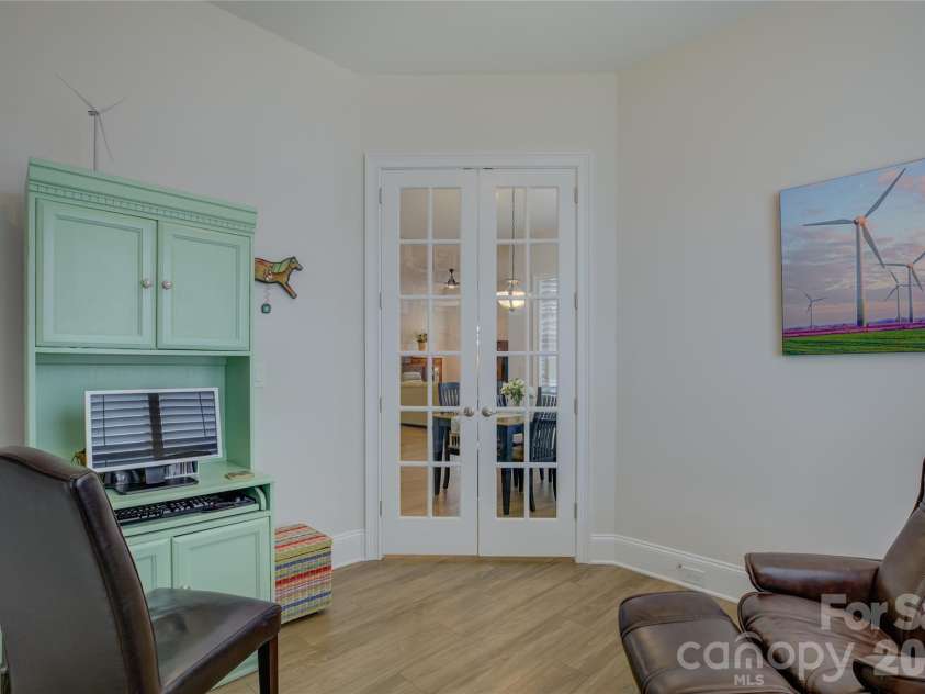 82228 Standing Oak Drive, Charlotte, NC 28278.  MLS# CAR4309778, YatesRealty ID 21810. 