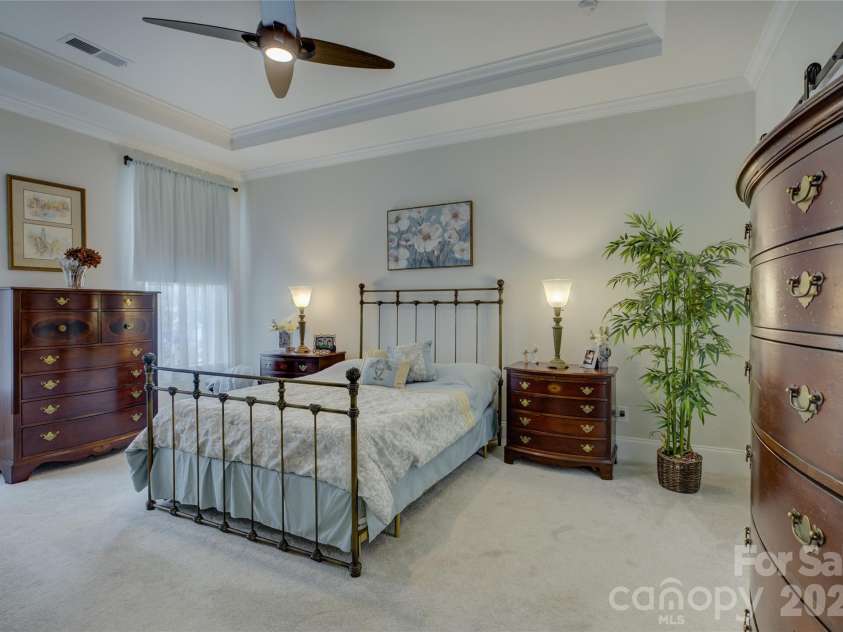 82228 Standing Oak Drive, Charlotte, NC 28278.  MLS# CAR4309778, YatesRealty ID 21810. 