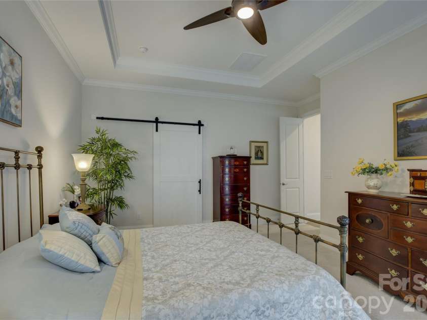 82228 Standing Oak Drive, Charlotte, NC 28278.  MLS# CAR4309778, YatesRealty ID 21810. 