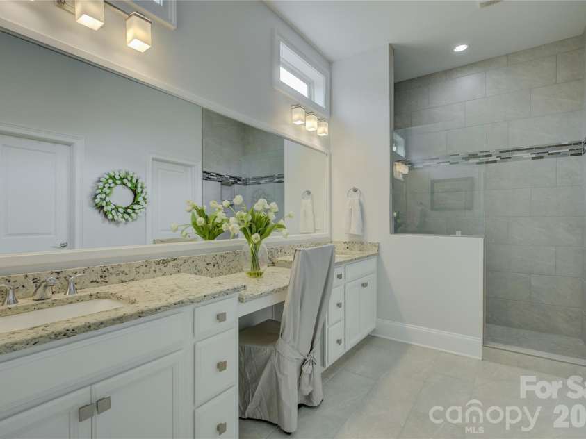 82228 Standing Oak Drive, Charlotte, NC 28278.  MLS# CAR4309778, YatesRealty ID 21810. 