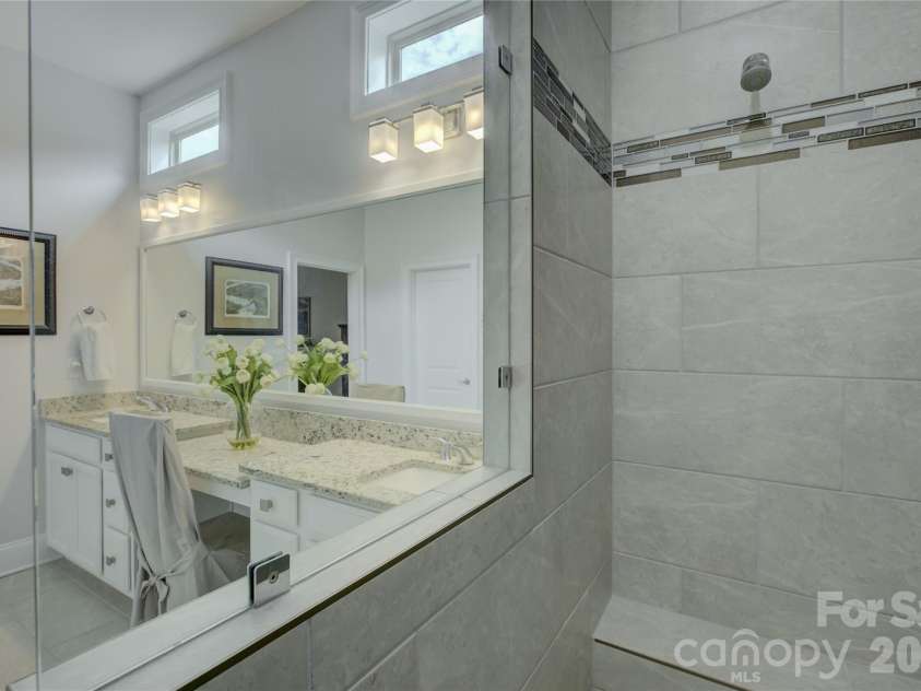 82228 Standing Oak Drive, Charlotte, NC 28278.  MLS# CAR4309778, YatesRealty ID 21810. 