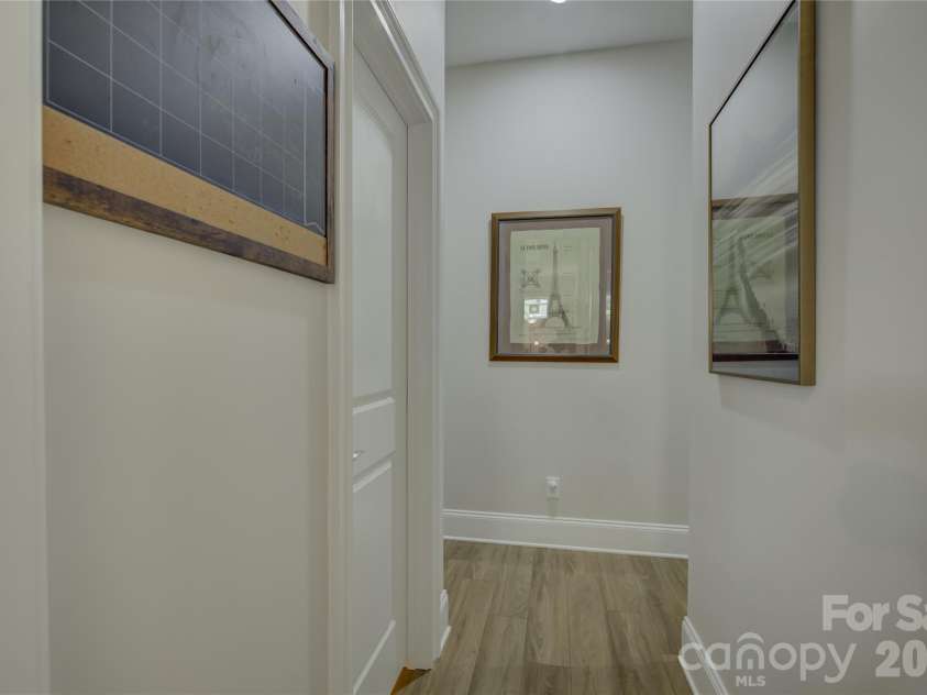 82228 Standing Oak Drive, Charlotte, NC 28278.  MLS# CAR4309778, YatesRealty ID 21810. 