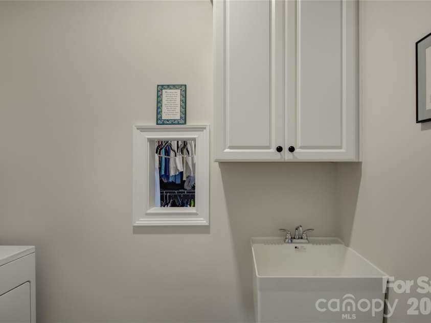 82228 Standing Oak Drive, Charlotte, NC 28278.  MLS# CAR4309778, YatesRealty ID 21810. 