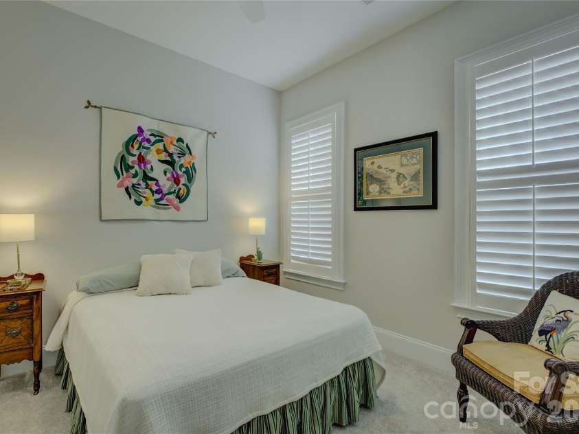 82228 Standing Oak Drive, Charlotte, NC 28278.  MLS# CAR4309778, YatesRealty ID 21810. 