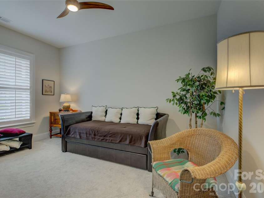 82228 Standing Oak Drive, Charlotte, NC 28278.  MLS# CAR4309778, YatesRealty ID 21810. 