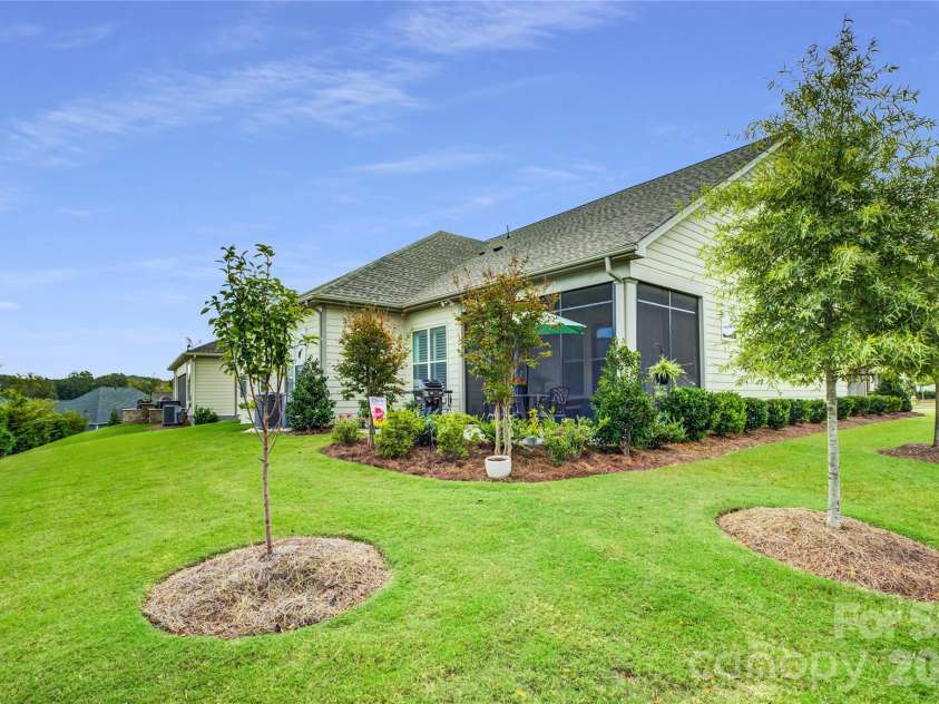 82228 Standing Oak Drive, Charlotte, NC 28278.  MLS# CAR4309778, YatesRealty ID 21810. 