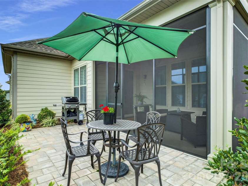 82228 Standing Oak Drive, Charlotte, NC 28278.  MLS# CAR4309778, YatesRealty ID 21810. 