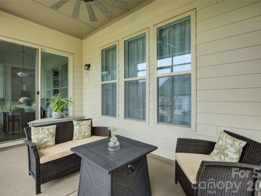 82228 Standing Oak Drive, Charlotte, NC 28278.  MLS# CAR4309778, YatesRealty ID 21810. 