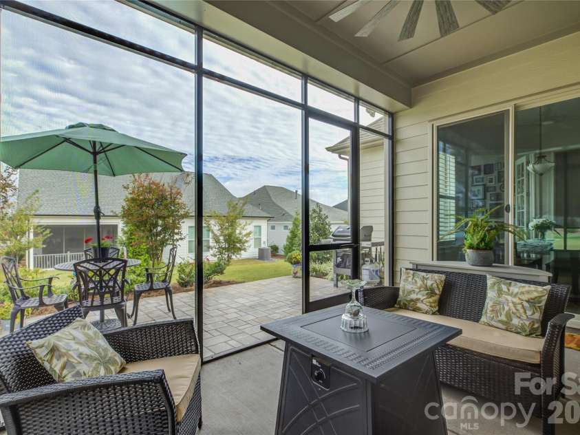 82228 Standing Oak Drive, Charlotte, NC 28278.  MLS# CAR4309778, YatesRealty ID 21810. 