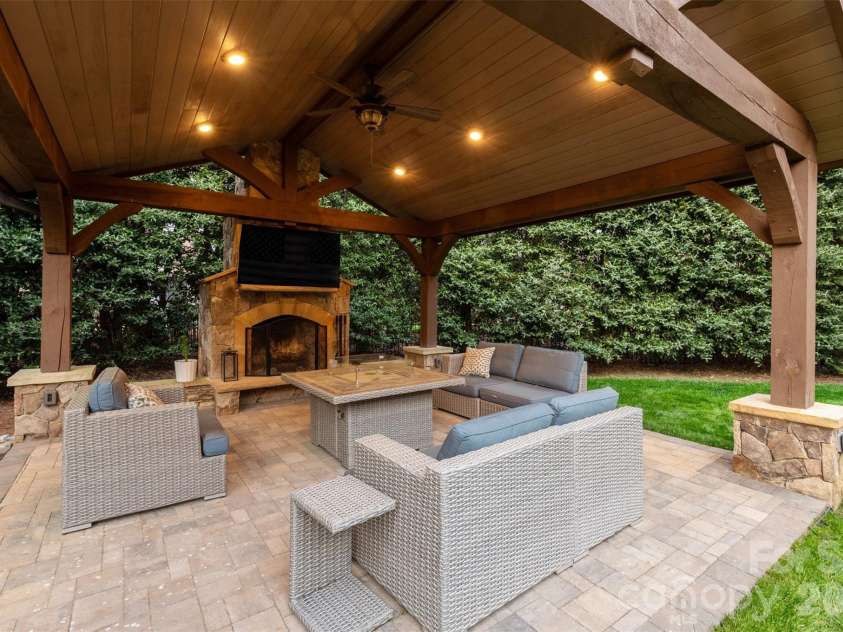 8304 Marcliffe Court, Waxhaw, NC 28173.  MLS# CAR4378365, YatesRealty ID 21811. 
