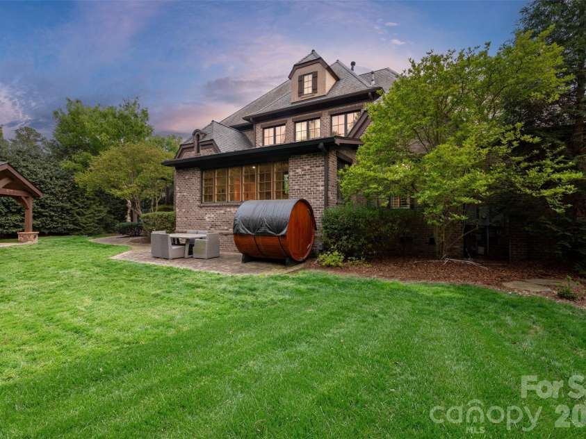 8304 Marcliffe Court, Waxhaw, NC 28173.  MLS# CAR4378365, YatesRealty ID 21811. 