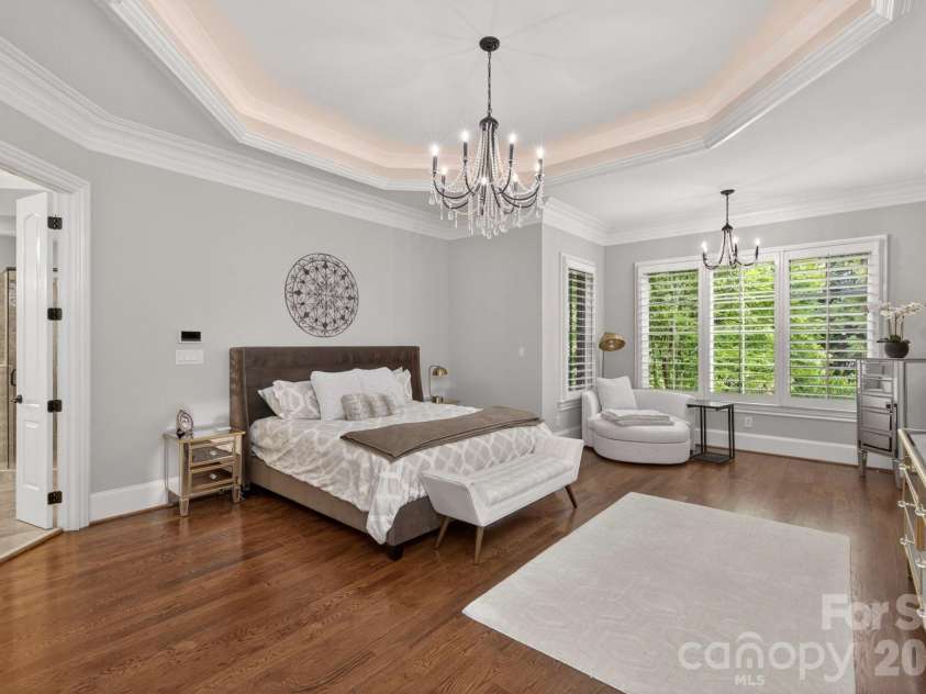 8304 Marcliffe Court, Waxhaw, NC 28173.  MLS# CAR4378365, YatesRealty ID 21811. Main level primary suite w/ sitting area