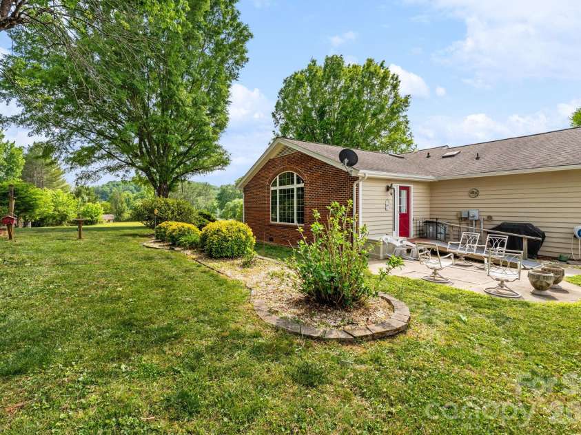 1137 Hibriten Drive, Lenoir, NC 28645.  MLS# CAR4379027, YatesRealty ID 21812. 