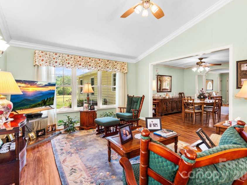 1137 Hibriten Drive, Lenoir, NC 28645.  MLS# CAR4379027, YatesRealty ID 21812. 