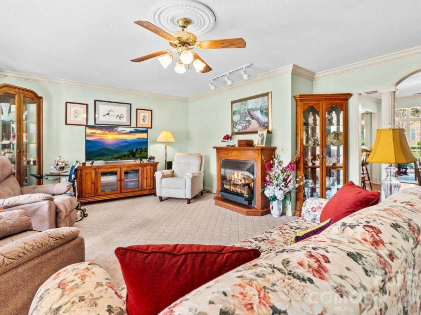 1137 Hibriten Drive, Lenoir, NC 28645.  MLS# CAR4379027, YatesRealty ID 21812. 