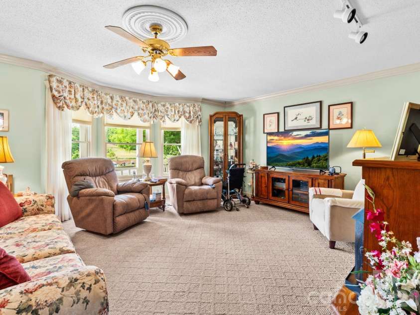 1137 Hibriten Drive, Lenoir, NC 28645.  MLS# CAR4379027, YatesRealty ID 21812. 