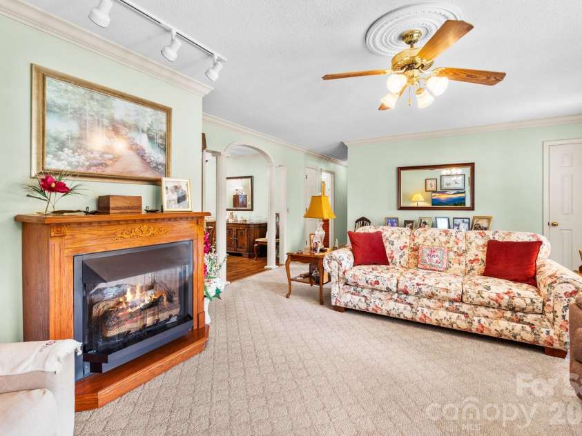 1137 Hibriten Drive, Lenoir, NC 28645.  MLS# CAR4379027, YatesRealty ID 21812. 