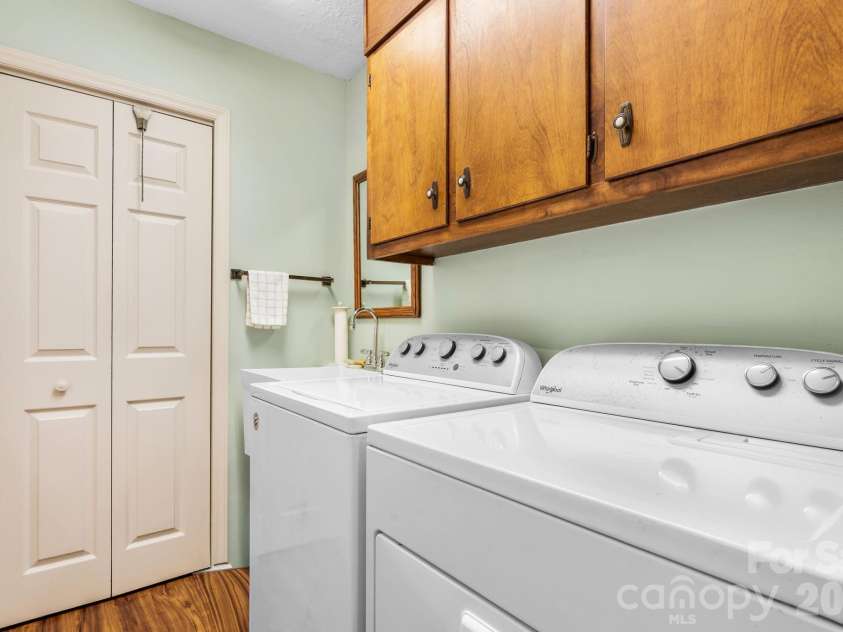 1137 Hibriten Drive, Lenoir, NC 28645.  MLS# CAR4379027, YatesRealty ID 21812. 