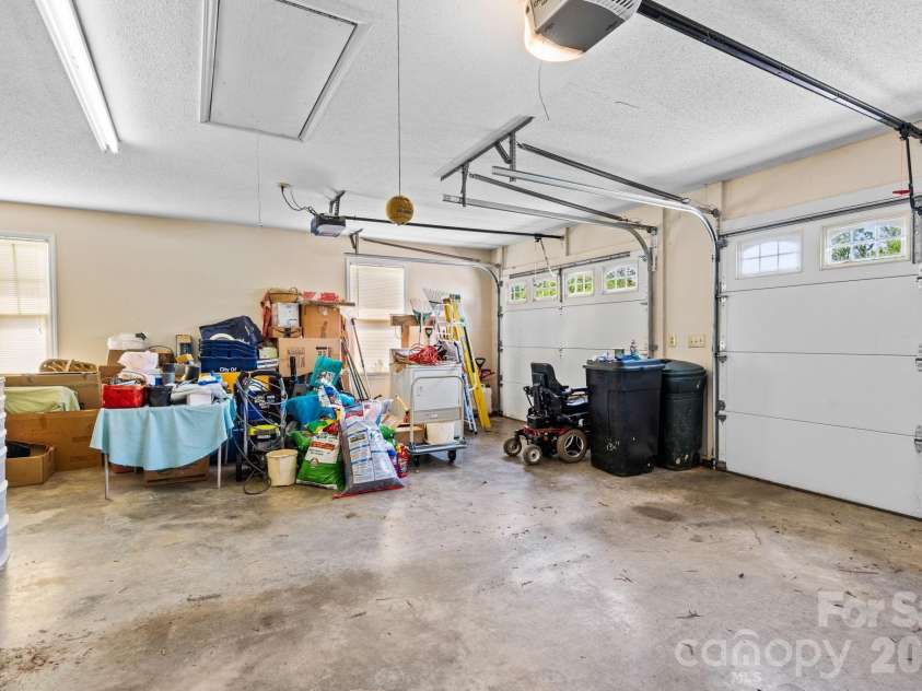 1137 Hibriten Drive, Lenoir, NC 28645.  MLS# CAR4379027, YatesRealty ID 21812. 