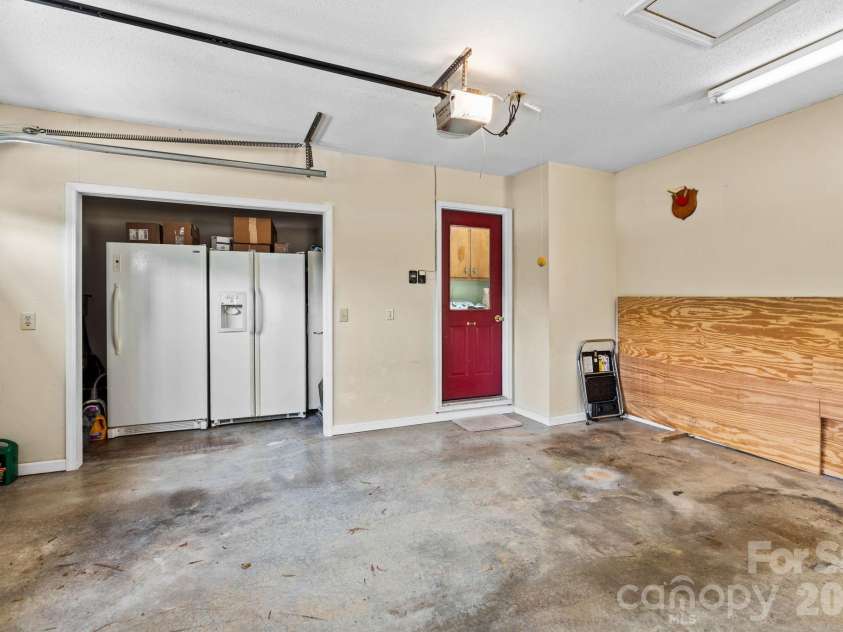 1137 Hibriten Drive, Lenoir, NC 28645.  MLS# CAR4379027, YatesRealty ID 21812. 