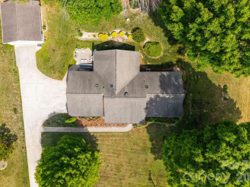 1137 Hibriten Drive, Lenoir, NC 28645.  MLS# CAR4379027, YatesRealty ID 21812. 