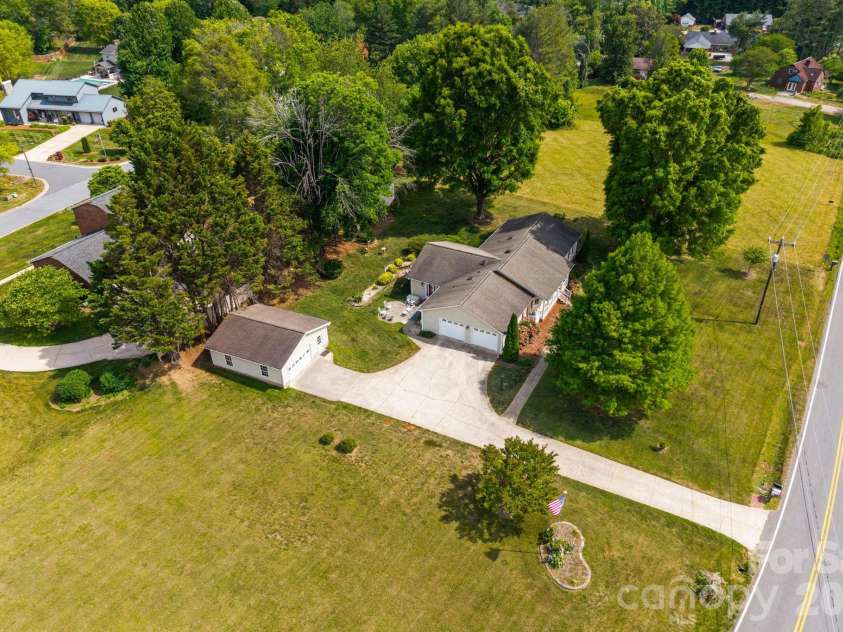 1137 Hibriten Drive, Lenoir, NC 28645.  MLS# CAR4379027, YatesRealty ID 21812. 
