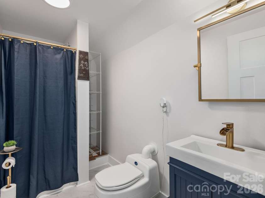 288 Walnut Crest Road, Fletcher, NC 28732.  MLS# CAR4377890, YatesRealty ID 21813. ADU Bathroom