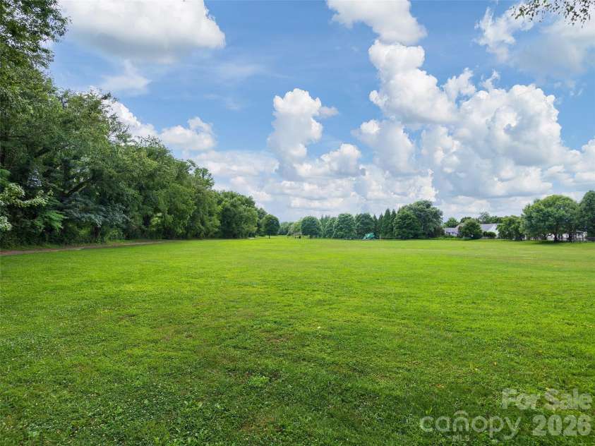288 Walnut Crest Road, Fletcher, NC 28732.  MLS# CAR4377890, YatesRealty ID 21813. Community Open Space
