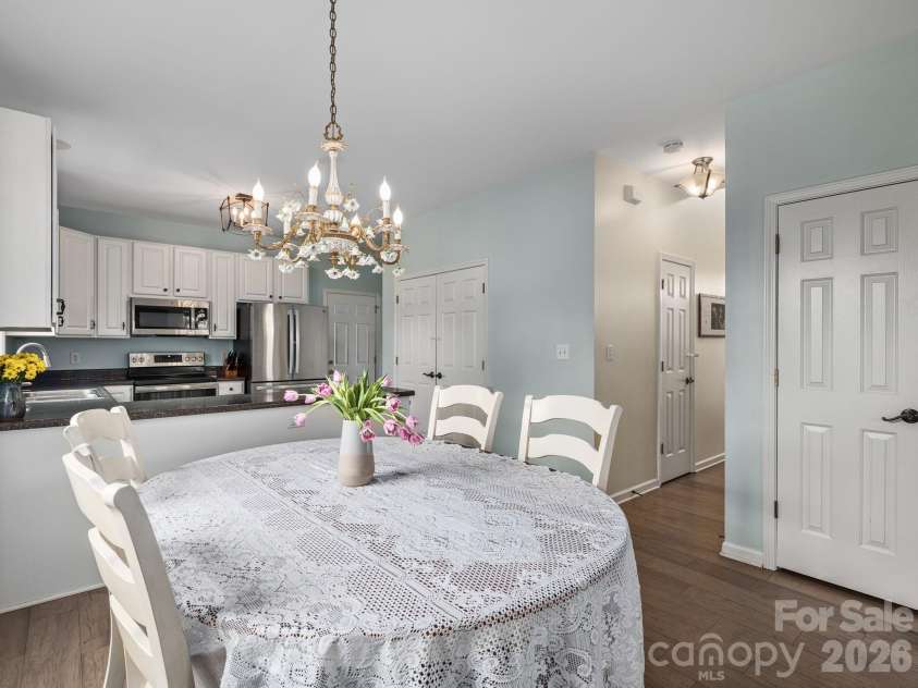 288 Walnut Crest Road, Fletcher, NC 28732.  MLS# CAR4377890, YatesRealty ID 21813. Eat-in Breakfast Area