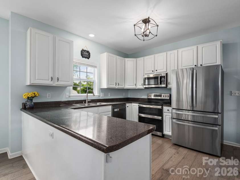 288 Walnut Crest Road, Fletcher, NC 28732.  MLS# CAR4377890, YatesRealty ID 21813. Kitchen