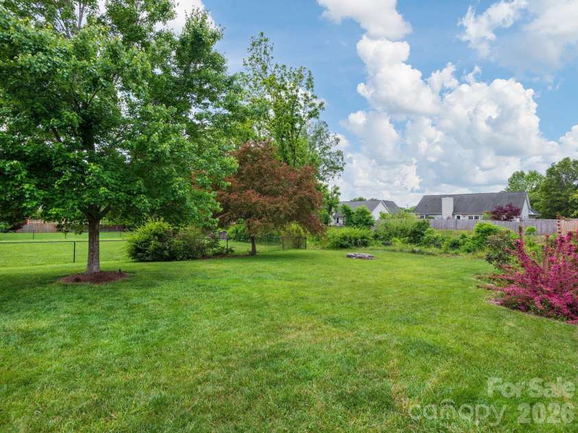 288 Walnut Crest Road, Fletcher, NC 28732.  MLS# CAR4377890, YatesRealty ID 21813. Perfect for fur-babies